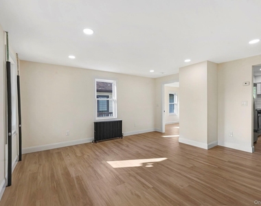 5 Grant Avenue - Photo Thumbnail 5