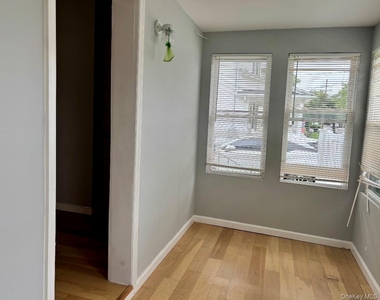 980 Thomas Place - Photo Thumbnail 4
