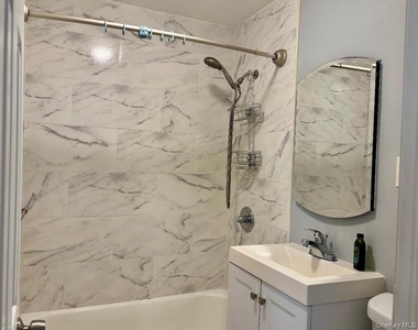980 Thomas Place - Photo Thumbnail 7