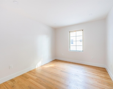 15744 20th Road - Photo Thumbnail 4