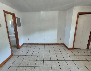 2071 Ulster Avenue - Photo Thumbnail 2