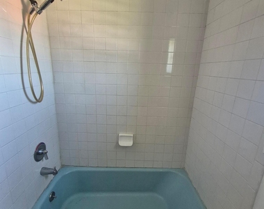2071 Ulster Avenue - Photo Thumbnail 4