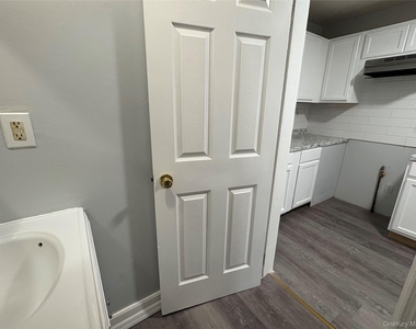 208 Main Street - Photo Thumbnail 4