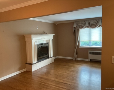 11 Frankel Road - Photo Thumbnail 4