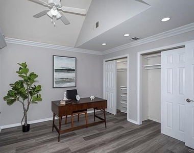 121 Overlook Drive - Photo Thumbnail 6