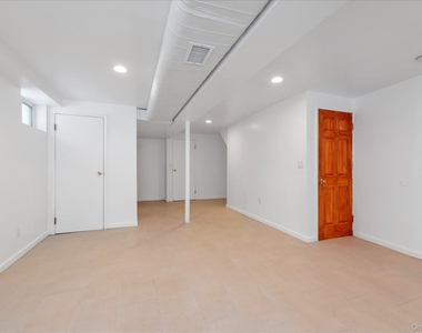 70-15 Manse Street - Photo Thumbnail 18