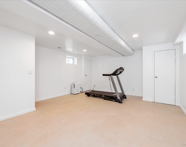 70-15 Manse Street - Photo Thumbnail 16