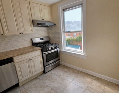 6807 59th Drive - Photo Thumbnail 2