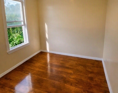 6807 59th Drive - Photo Thumbnail 6
