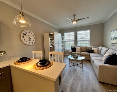 75 E Hoffman Avenue - Photo Thumbnail 4