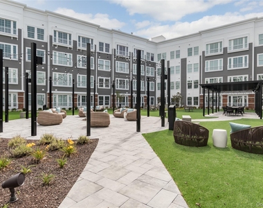 75 E Hoffman Avenue - Photo Thumbnail 11