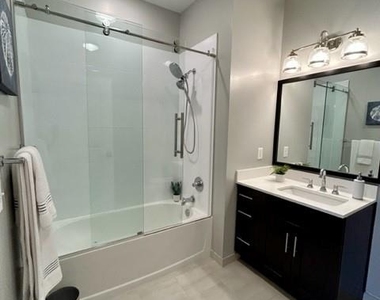 75 E Hoffman Avenue - Photo Thumbnail 9