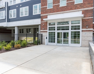 75 E Hoffman Avenue - Photo Thumbnail 10