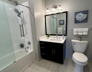 75 E Hoffman Avenue - Photo Thumbnail 8
