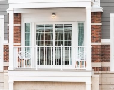 75 E Hoffman Avenue - Photo Thumbnail 3