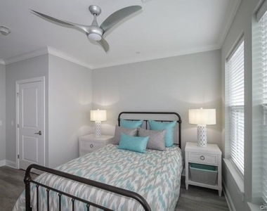 75 E Hoffman Avenue - Photo Thumbnail 6