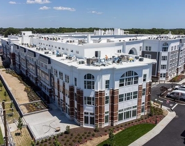 75 E Hoffman Avenue - Photo Thumbnail 1