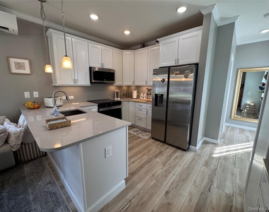 119 Whittier Drive - Photo Thumbnail 7