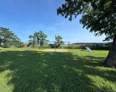 119 Whittier Drive - Photo Thumbnail 43