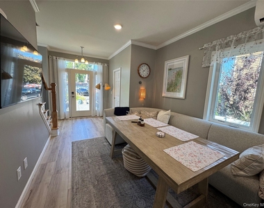 119 Whittier Drive - Photo Thumbnail 4