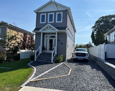 119 Whittier Drive - Photo Thumbnail 1