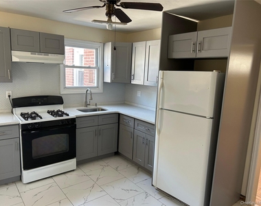 1086 Tulip Avenue - Photo Thumbnail 4