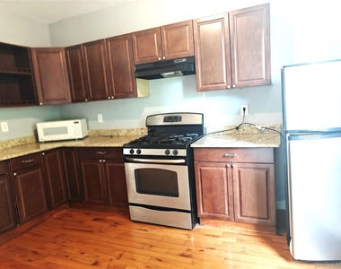 104 Winnikee Avenue - Photo Thumbnail 3