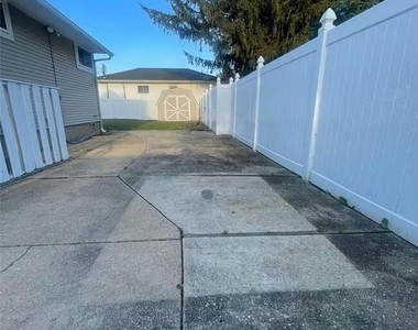 11 Ida Avenue - Photo Thumbnail 14