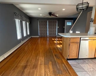 11 Ida Avenue - Photo Thumbnail 2