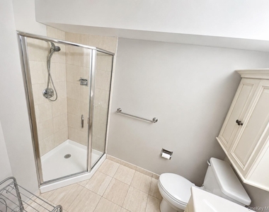 40 Waterside Close - Photo Thumbnail 10