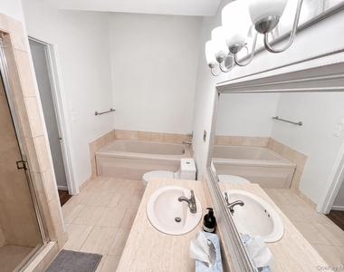 40 Waterside Close - Photo Thumbnail 18