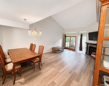40 Waterside Close - Photo Thumbnail 13