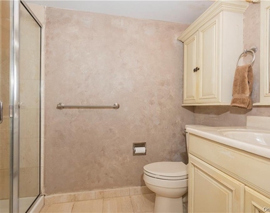 40 Waterside Close - Photo Thumbnail 9