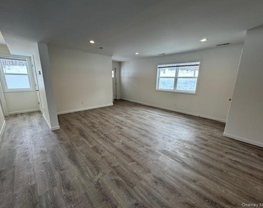 11 Alexandra Matthews Road - Photo Thumbnail 11