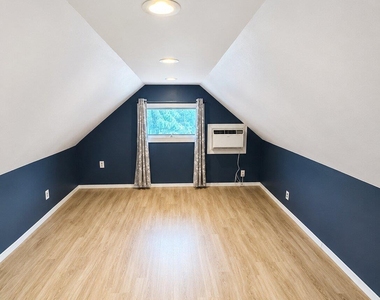 804 Nassau Street - Photo Thumbnail 7