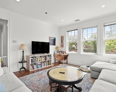 12 N Astor Street - Photo Thumbnail 9