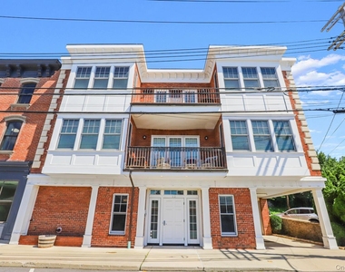 12 N Astor Street - Photo Thumbnail 1