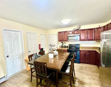 108 North Street - Photo Thumbnail 1