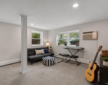 44 Chestnut Avenue - Photo Thumbnail 12