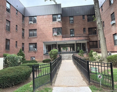21 Schenck Avenue - Photo Thumbnail 1