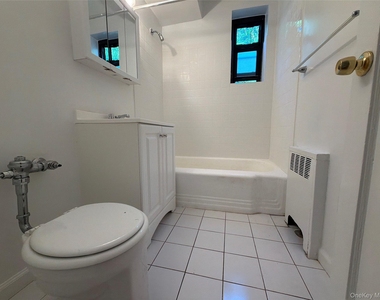21 Schenck Avenue - Photo Thumbnail 7