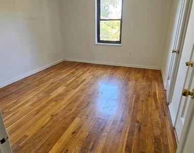 21 Schenck Avenue - Photo Thumbnail 3