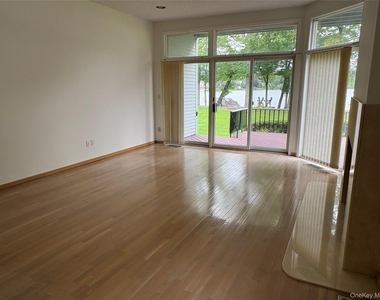 41 Waterside Close - Photo Thumbnail 9