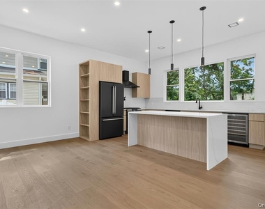 117 Orchard Street - Photo Thumbnail 14