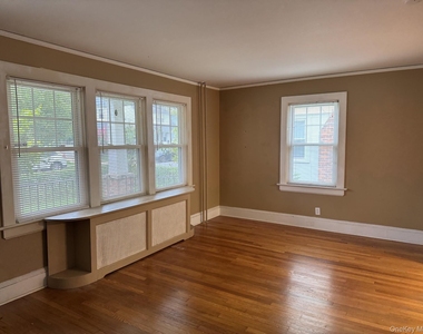 22 Irma Avenue - Photo Thumbnail 5