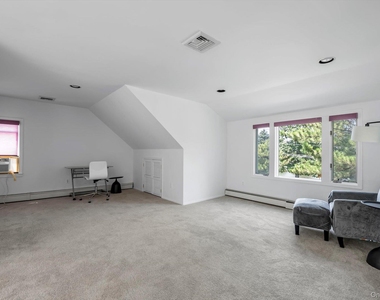22 Harbor Road - Photo Thumbnail 14