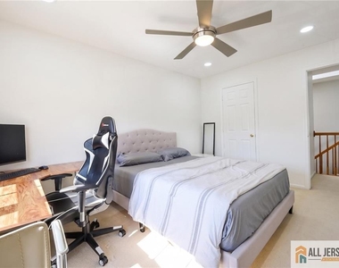 67 Glen Oaks Court - Photo Thumbnail 31