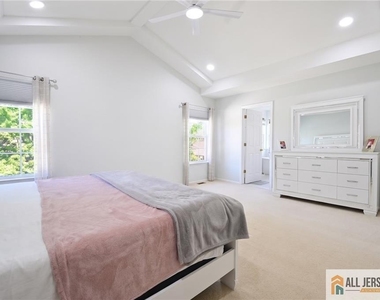 67 Glen Oaks Court - Photo Thumbnail 23