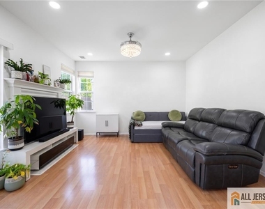 67 Glen Oaks Court - Photo Thumbnail 13