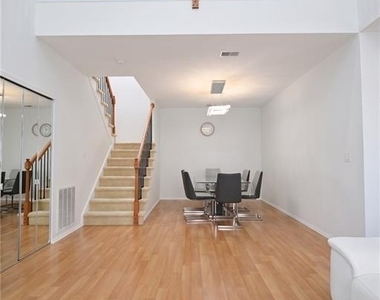 67 Glen Oaks Court - Photo Thumbnail 7